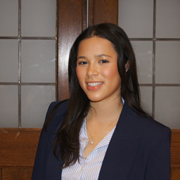 Lauren Afong headshot